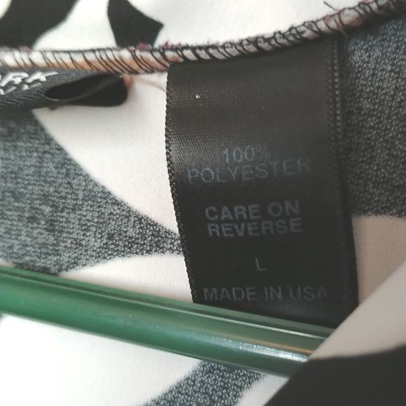 GUC New York & Company Size L Black & White Floral Cowl Neck Sleeveless … - Picture 5 of 10